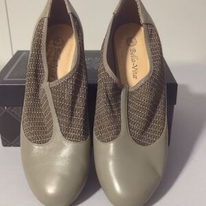 Bella Vita Women's Taupe and Textured Brown Loafers